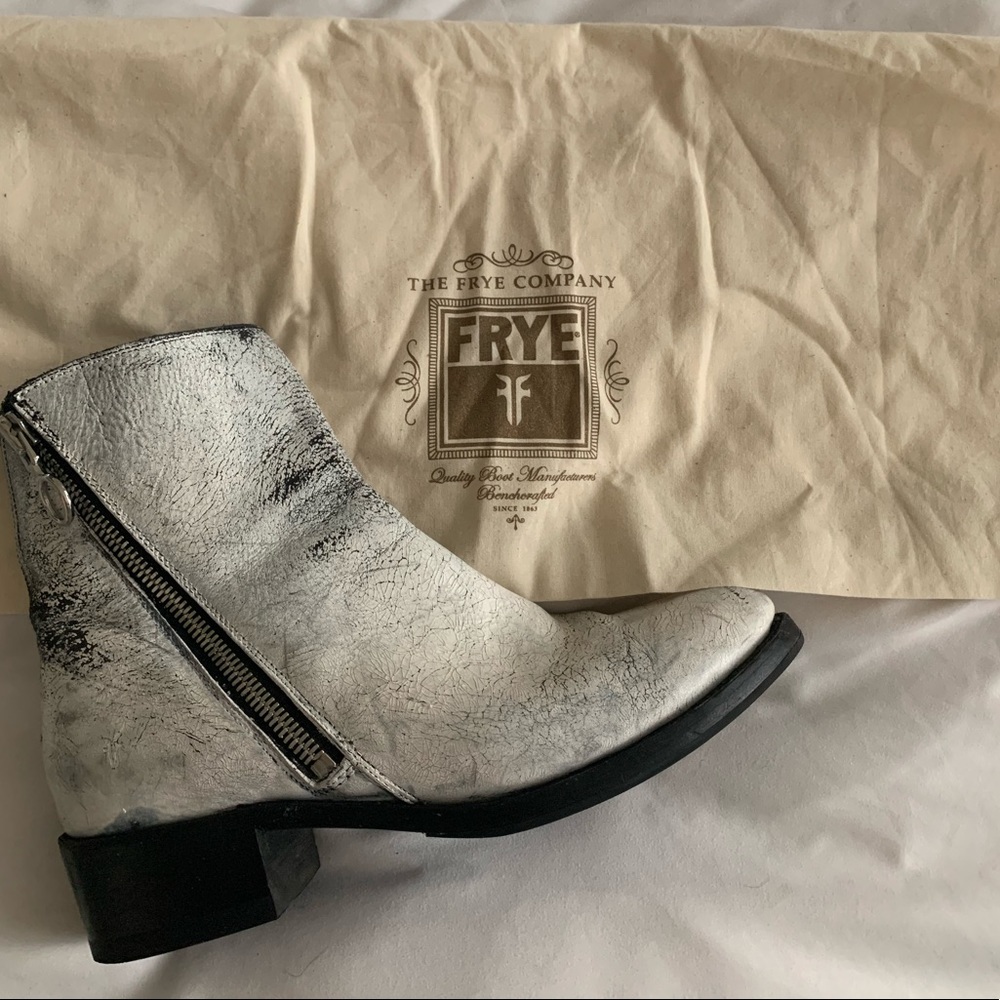 Frye Demi ZIP Bootie